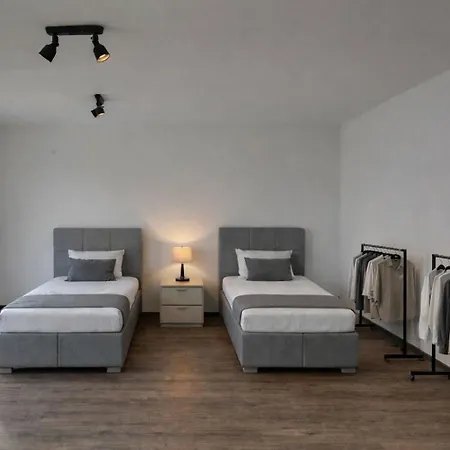 3 Bedroom 6 Singlebeds, Free Parking, Bad Segeberg, Near Autobahn A21 A20