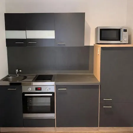 3 Bedroom 6 Singlebeds, Free Parking, Bad Segeberg, Near Autobahn A21 A20 *
